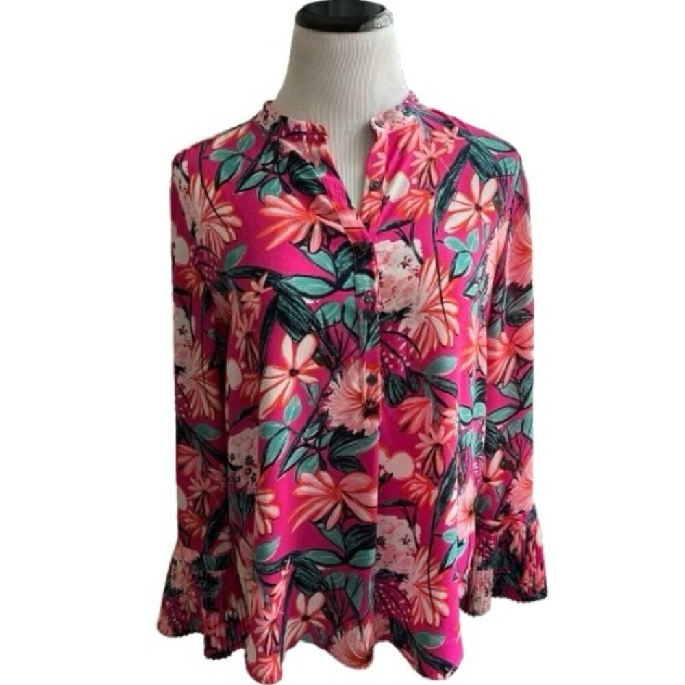 EUC Ann Taylor Factory Pink and Green Floral Button Blouse. Size M.